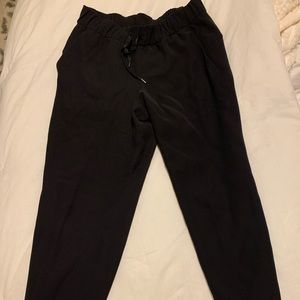 Lululemon on the fly pants woven 28” black